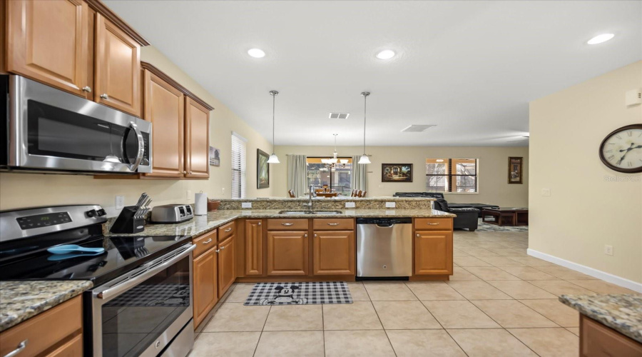 DAVENPORT, Florida 33896, 5 Bedrooms Bedrooms, ,4 BathroomsBathrooms,Residential,For Sale,WEXFORD,0,MFRO6363714