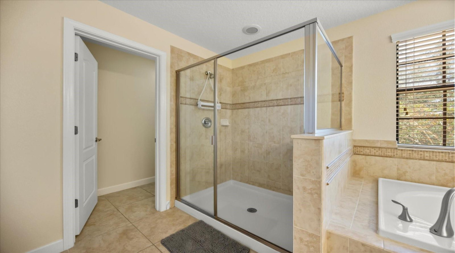 DAVENPORT, Florida 33896, 5 Bedrooms Bedrooms, ,4 BathroomsBathrooms,Residential,For Sale,WEXFORD,0,MFRO6363714