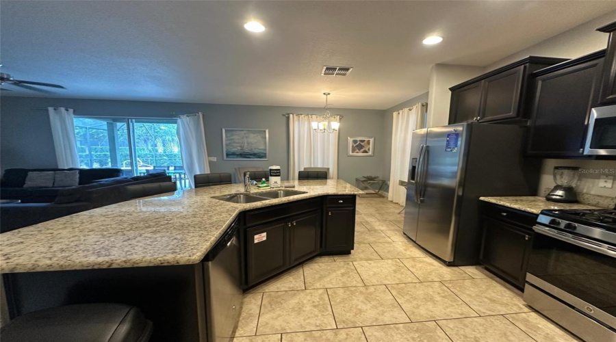 DAVENPORT, Florida 33837, 6 Bedrooms Bedrooms, ,4 BathroomsBathrooms,Residential,For Sale,WILDWOOD,0,MFRO6364643