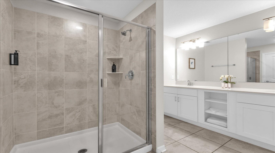 KISSIMMEE, Florida 34746, 2 Bedrooms Bedrooms, ,2 BathroomsBathrooms,Residential,For Sale,PARADOX,0,MFRO6316342