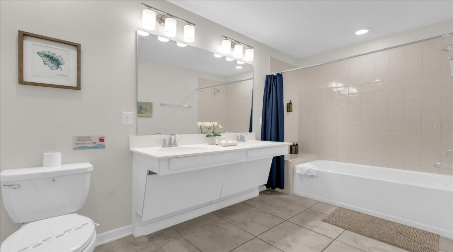 KISSIMMEE, Florida 34746, 2 Bedrooms Bedrooms, ,2 BathroomsBathrooms,Residential,For Sale,PARADOX,0,MFRO6316342