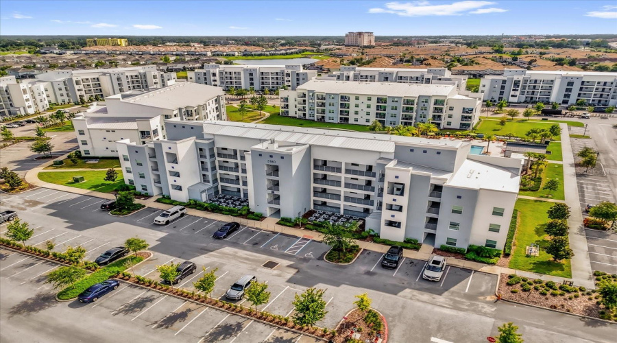 KISSIMMEE, Florida 34746, 2 Bedrooms Bedrooms, ,2 BathroomsBathrooms,Residential,For Sale,PARADOX,0,MFRO6316342