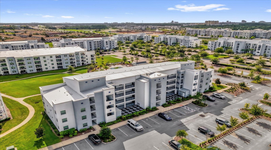 KISSIMMEE, Florida 34746, 2 Bedrooms Bedrooms, ,2 BathroomsBathrooms,Residential,For Sale,PARADOX,0,MFRO6316342