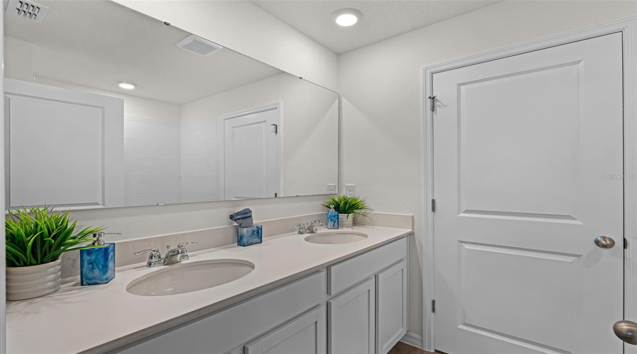 KISSIMMEE, Florida 34746, 3 Bedrooms Bedrooms, ,2 BathroomsBathrooms,Residential,For Sale,HAZEL,0,MFRO6365811