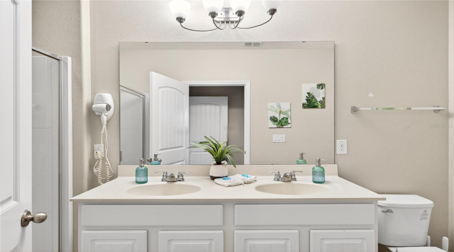 DAVENPORT, Florida 33837, 5 Bedrooms Bedrooms, ,5 BathroomsBathrooms,Residential,For Sale,TERRASONESTA DRIVE,0,MFRO6365924