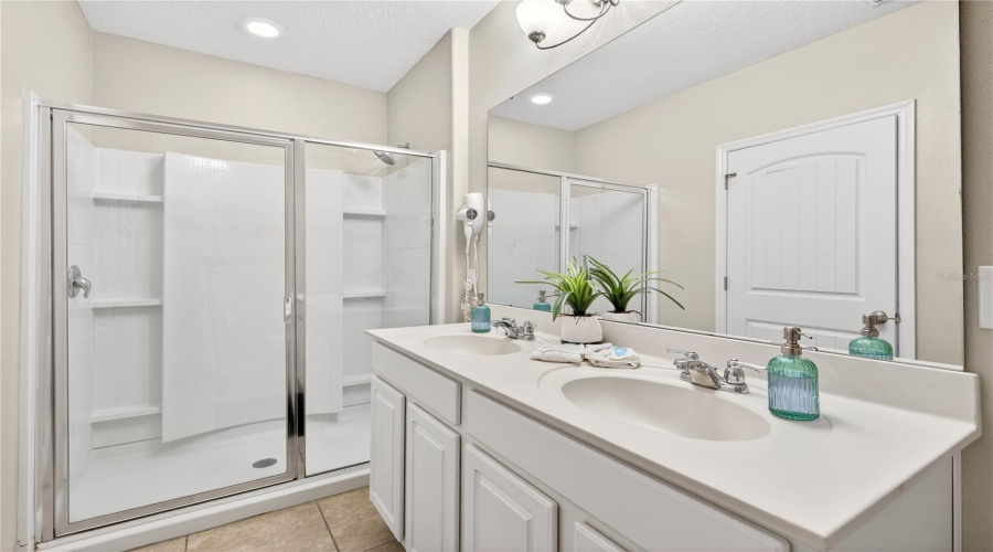 DAVENPORT, Florida 33837, 5 Bedrooms Bedrooms, ,5 BathroomsBathrooms,Residential,For Sale,TERRASONESTA DRIVE,0,MFRO6365924