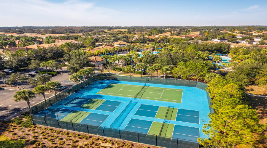 DAVENPORT, Florida 33837, 5 Bedrooms Bedrooms, ,5 BathroomsBathrooms,Residential,For Sale,TERRASONESTA DRIVE,0,MFRO6365924