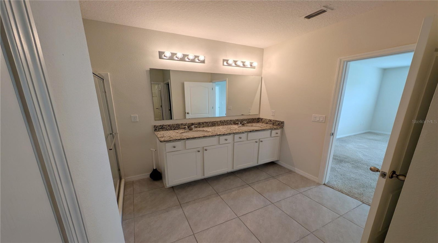 KISSIMMEE, Florida 34747, 4 Bedrooms Bedrooms, ,2 BathroomsBathrooms,Residential,For Sale,WHITE LILLY,0,MFRS5128227