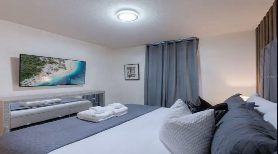 DAVENPORT, Florida 33897, 5 Bedrooms Bedrooms, ,4 BathroomsBathrooms,Residential,For Sale,PARADISE,0,MFRO6303324