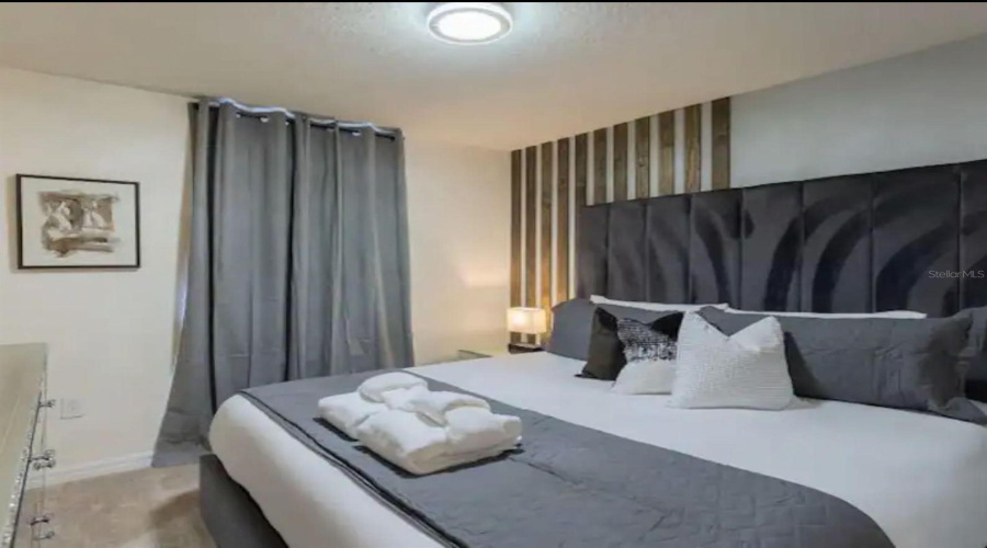 DAVENPORT, Florida 33897, 5 Bedrooms Bedrooms, ,4 BathroomsBathrooms,Residential,For Sale,PARADISE,0,MFRO6303324