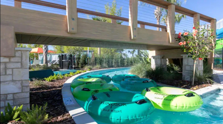 DAVENPORT, Florida 33897, 5 Bedrooms Bedrooms, ,4 BathroomsBathrooms,Residential,For Sale,PARADISE,0,MFRO6303324