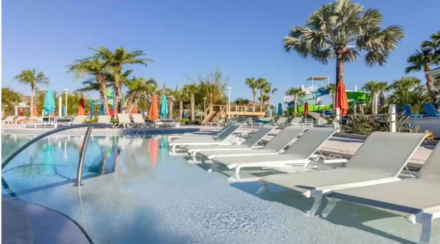 DAVENPORT, Florida 33897, 5 Bedrooms Bedrooms, ,4 BathroomsBathrooms,Residential,For Sale,PARADISE,0,MFRO6303324