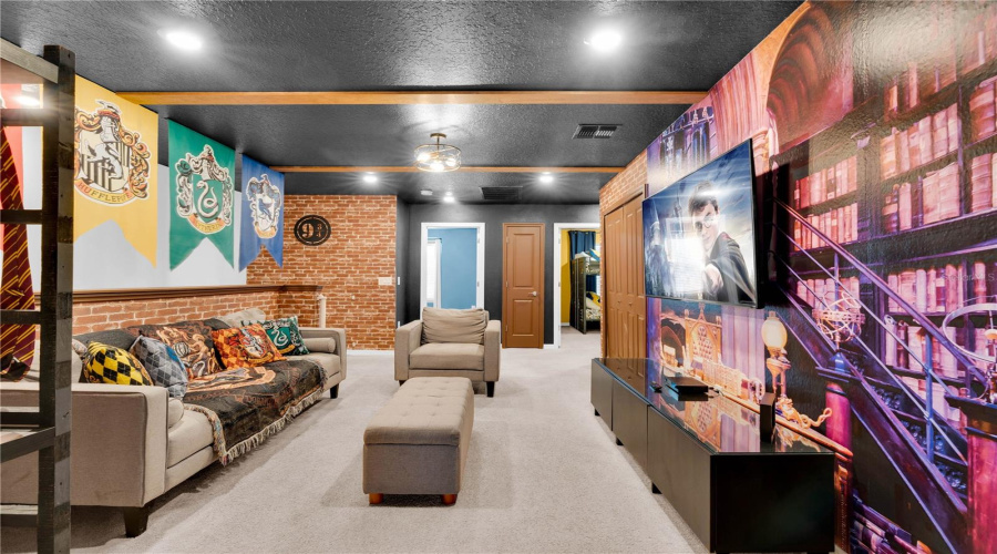 DAVENPORT, Florida 33897, 5 Bedrooms Bedrooms, ,4 BathroomsBathrooms,Residential,For Sale,PARADISE,0,MFRO6303324