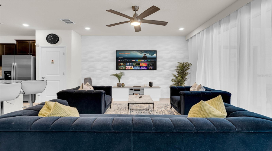 DAVENPORT, Florida 33897, 5 Bedrooms Bedrooms, ,4 BathroomsBathrooms,Residential,For Sale,PARADISE,0,MFRO6303324