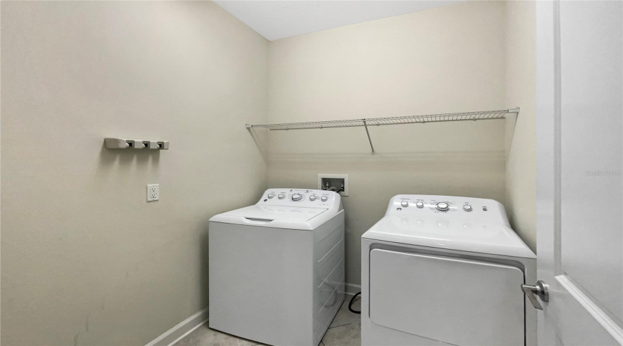 DAVENPORT, Florida 33896, 4 Bedrooms Bedrooms, ,3 BathroomsBathrooms,Residential,For Sale,FAZIO,0,MFRO6366155