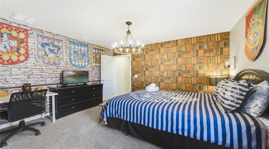 A Harry Potter–themed bedroom adds a touch of adventure and whimsy, making it a favorite spot for younger guests. Bedroom 4.