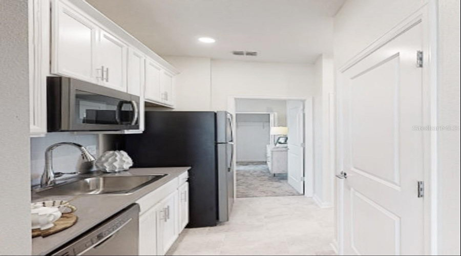 KISSIMMEE, Florida 34746, 4 Bedrooms Bedrooms, ,3 BathroomsBathrooms,Residential,For Sale,MYRTLE PINE,0,MFRO6366233