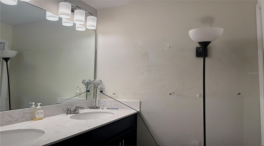 DAVENPORT, Florida 33837, 5 Bedrooms Bedrooms, ,2 BathroomsBathrooms,Residential,For Sale,TAFT,0,MFRO6338608