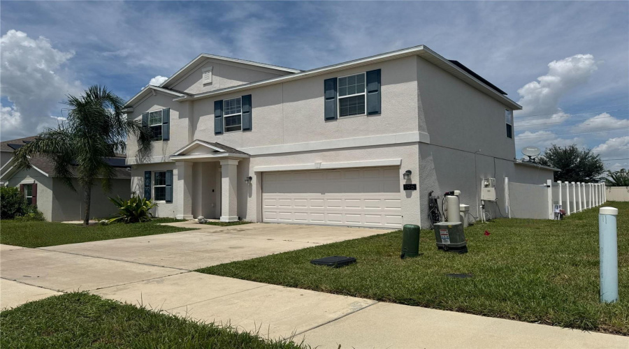 DAVENPORT, Florida 33837, 5 Bedrooms Bedrooms, ,2 BathroomsBathrooms,Residential,For Sale,TAFT,0,MFRO6338608