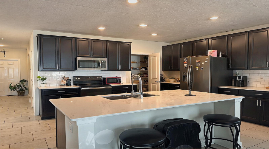 DAVENPORT, Florida 33837, 5 Bedrooms Bedrooms, ,2 BathroomsBathrooms,Residential,For Sale,TAFT,0,MFRO6338608