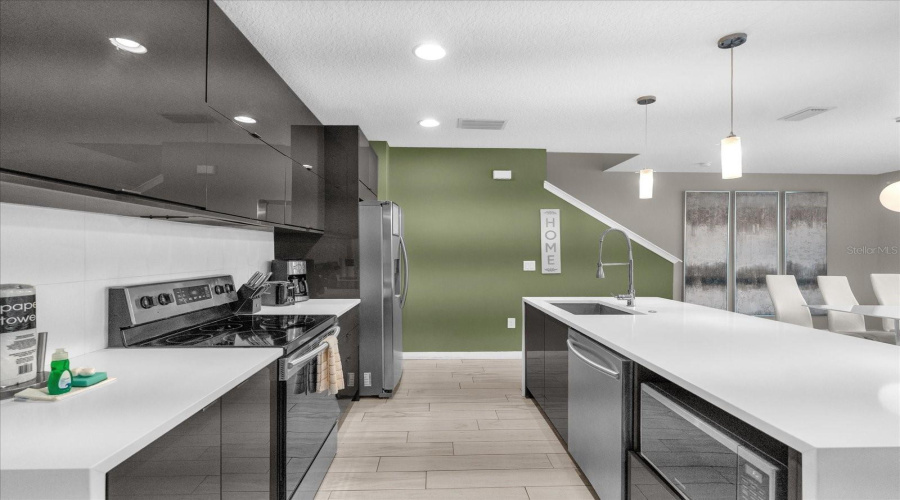 KISSIMMEE, Florida 34746, 4 Bedrooms Bedrooms, ,3 BathroomsBathrooms,Residential,For Sale,LE REVE,0,MFRS5140029