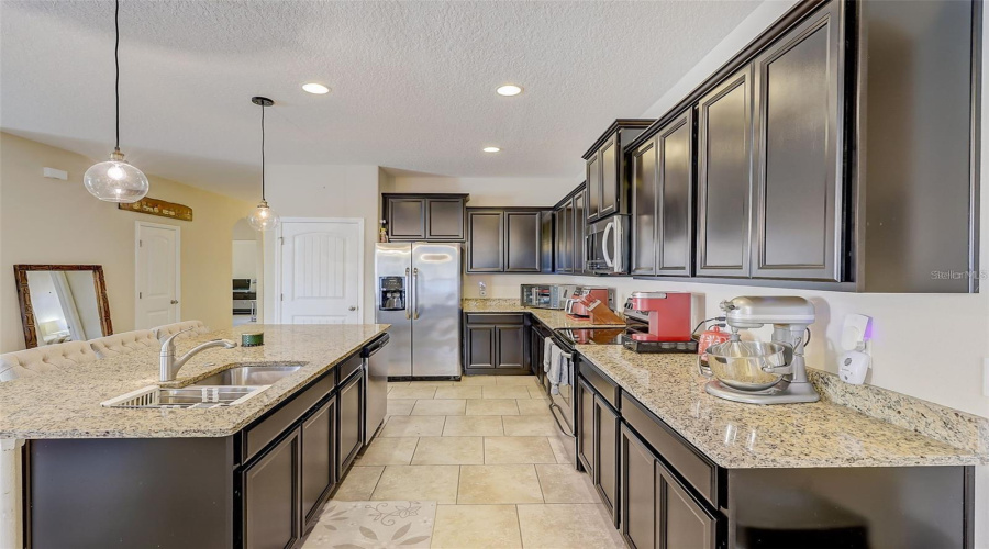 KISSIMMEE, Florida 34746, 4 Bedrooms Bedrooms, ,2 BathroomsBathrooms,Residential,For Sale,OYSTER BAY,0,MFRO6365978