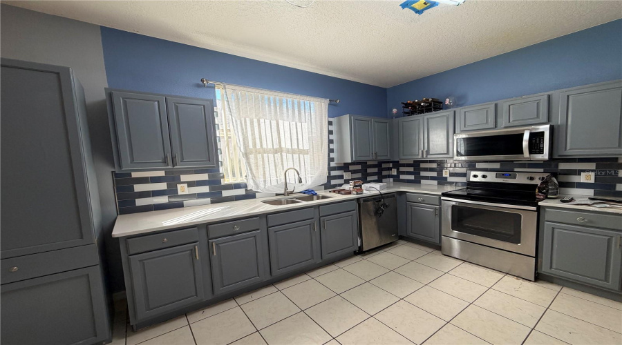 DAVENPORT, Florida 33897, 4 Bedrooms Bedrooms, ,3 BathroomsBathrooms,Residential,For Sale,MONTARA,0,MFRTB8455247