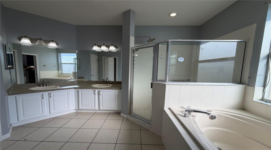 DAVENPORT, Florida 33897, 4 Bedrooms Bedrooms, ,3 BathroomsBathrooms,Residential,For Sale,MONTARA,0,MFRTB8455247