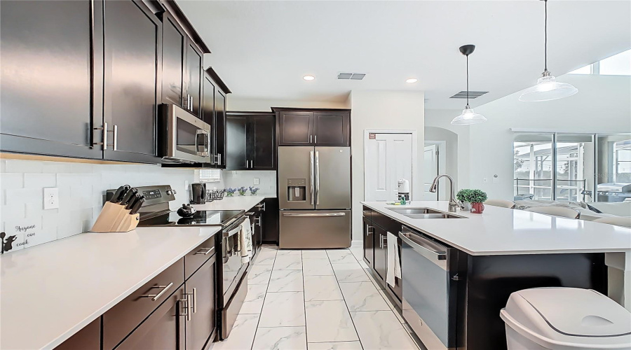 DAVENPORT, Florida 33896, 5 Bedrooms Bedrooms, ,5 BathroomsBathrooms,Residential,For Sale,DROP SHOT,0,MFRG5104948