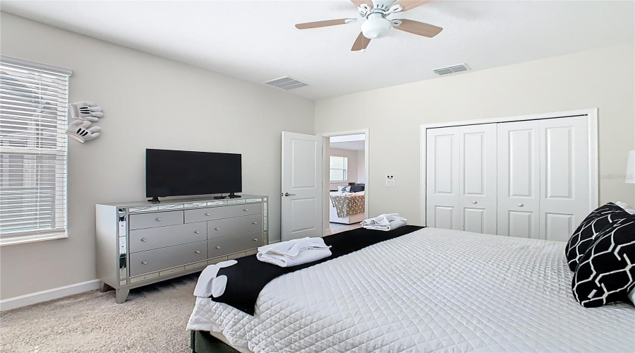 DAVENPORT, Florida 33896, 5 Bedrooms Bedrooms, ,5 BathroomsBathrooms,Residential,For Sale,DROP SHOT,0,MFRG5104948