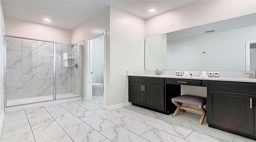 DAVENPORT, Florida 33896, 5 Bedrooms Bedrooms, ,5 BathroomsBathrooms,Residential,For Sale,DROP SHOT,0,MFRG5104948