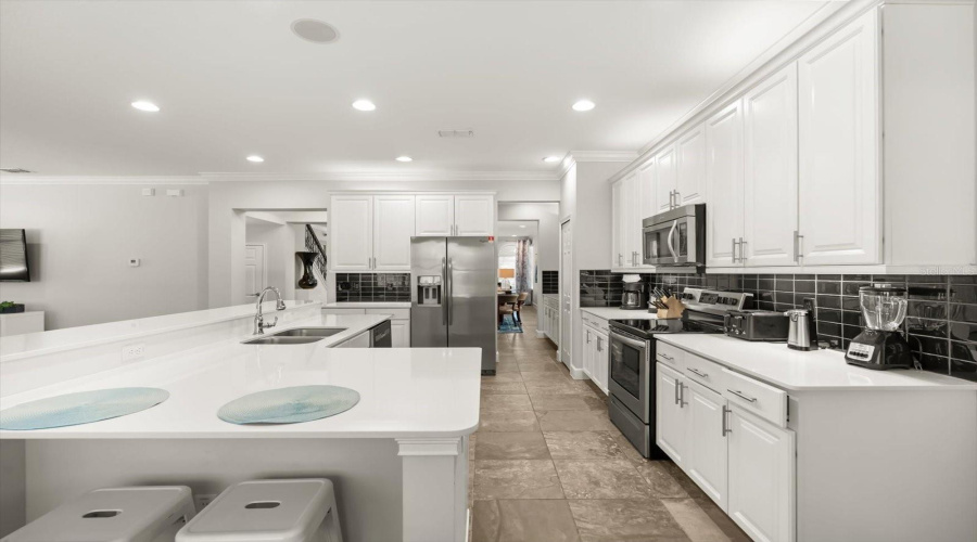 DAVENPORT, Florida 33837, 6 Bedrooms Bedrooms, ,5 BathroomsBathrooms,Residential,For Sale,ORANGE COSMOS,0,MFRO6365702