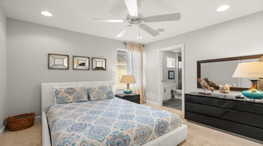 DAVENPORT, Florida 33837, 6 Bedrooms Bedrooms, ,5 BathroomsBathrooms,Residential,For Sale,ORANGE COSMOS,0,MFRO6365702