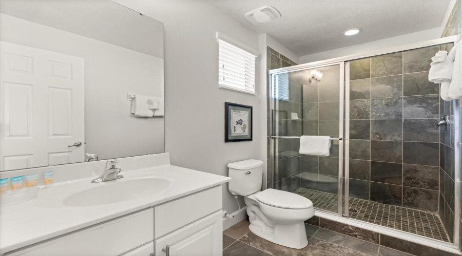 DAVENPORT, Florida 33837, 6 Bedrooms Bedrooms, ,5 BathroomsBathrooms,Residential,For Sale,ORANGE COSMOS,0,MFRO6365702