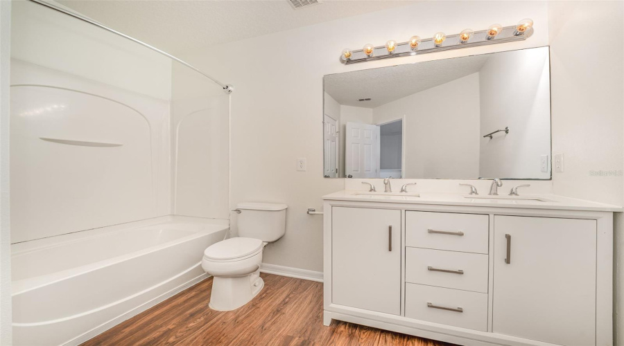 DAVENPORT, Florida 33896, 5 Bedrooms Bedrooms, ,2 BathroomsBathrooms,Residential,For Sale,VERDI,0,MFRO6351086