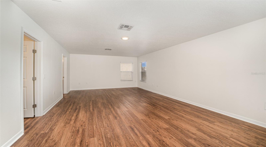 DAVENPORT, Florida 33896, 5 Bedrooms Bedrooms, ,2 BathroomsBathrooms,Residential,For Sale,VERDI,0,MFRO6351086