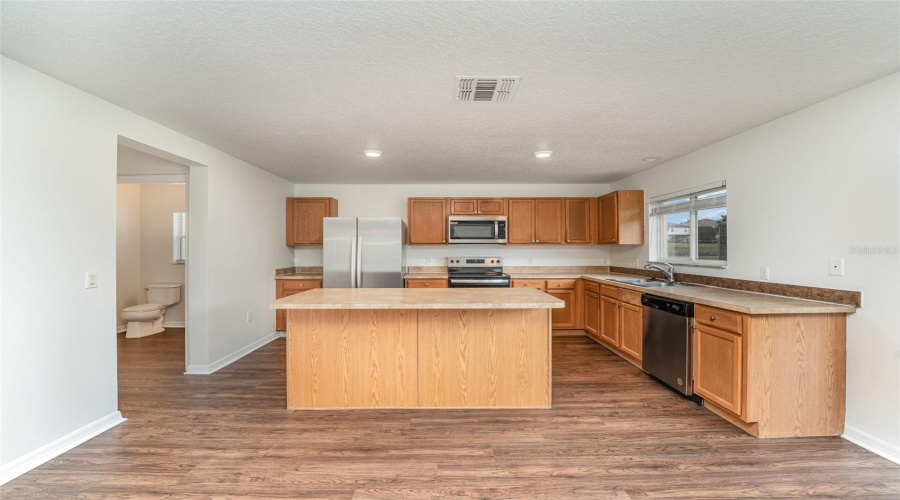 DAVENPORT, Florida 33896, 5 Bedrooms Bedrooms, ,2 BathroomsBathrooms,Residential,For Sale,VERDI,0,MFRO6351086