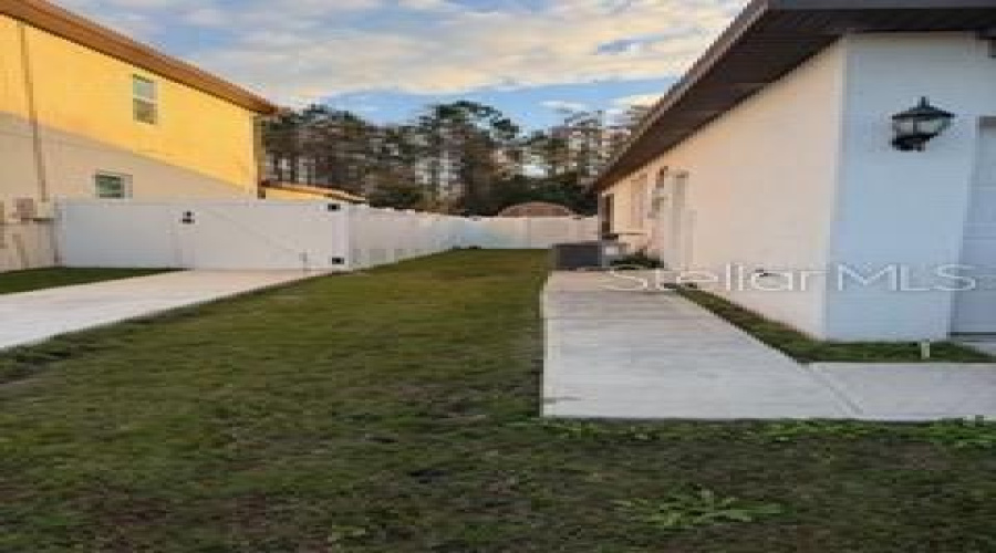 KISSIMMEE, Florida 34746, 3 Bedrooms Bedrooms, ,2 BathroomsBathrooms,Residential,For Sale,EAGLE CLIFF,0,MFRS5140043