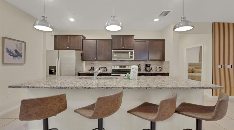 DAVENPORT, Florida 33897, 6 Bedrooms Bedrooms, ,4 BathroomsBathrooms,Residential,For Sale,KAIPO,0,MFRO6365374