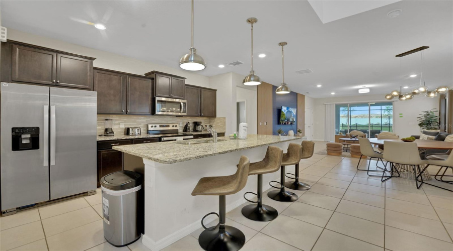 DAVENPORT, Florida 33897, 6 Bedrooms Bedrooms, ,4 BathroomsBathrooms,Residential,For Sale,KAIPO,0,MFRO6365374