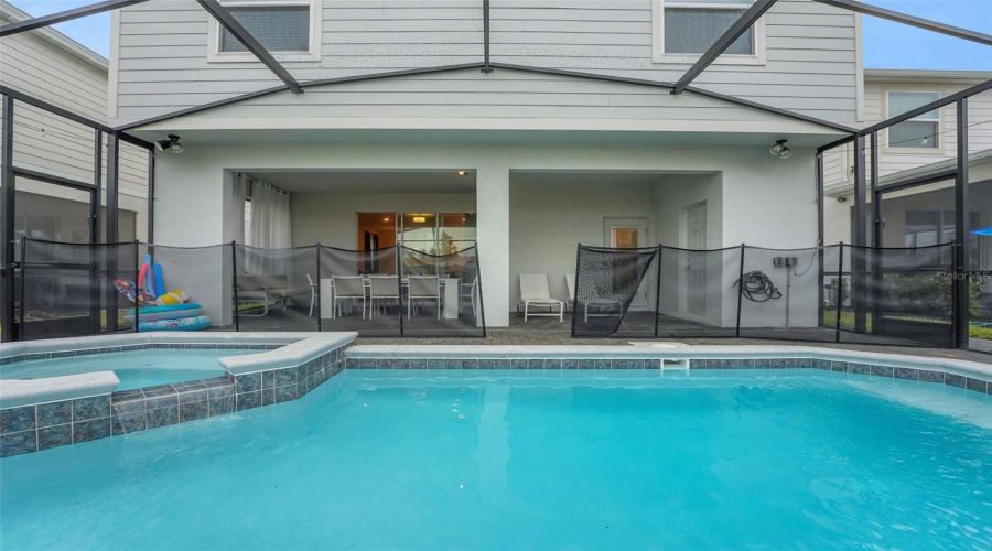 DAVENPORT, Florida 33897, 6 Bedrooms Bedrooms, ,4 BathroomsBathrooms,Residential,For Sale,KAIPO,0,MFRO6365374