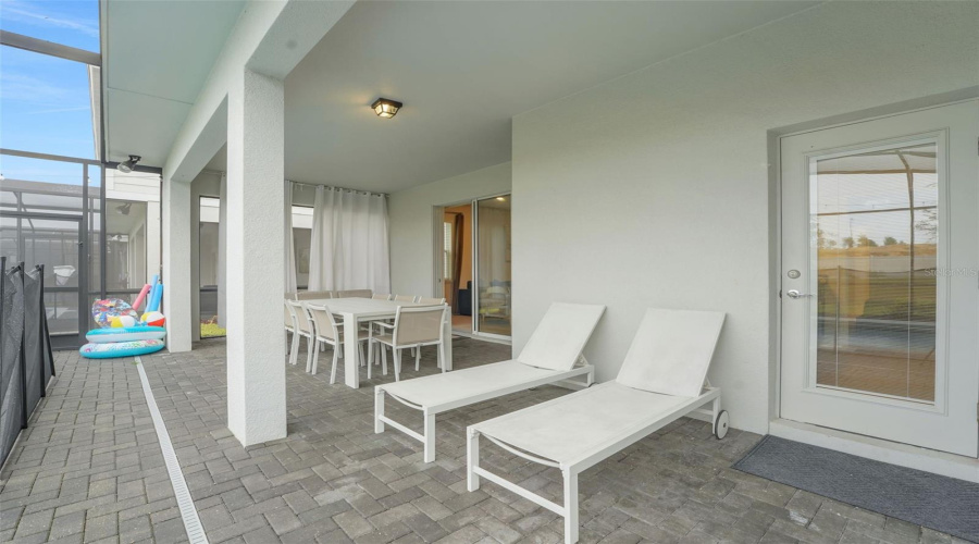 DAVENPORT, Florida 33897, 6 Bedrooms Bedrooms, ,4 BathroomsBathrooms,Residential,For Sale,KAIPO,0,MFRO6365374