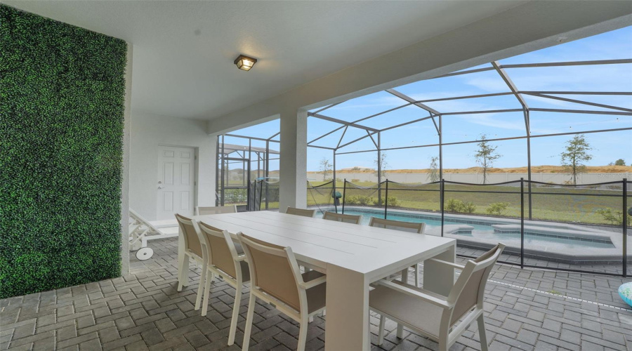 DAVENPORT, Florida 33897, 6 Bedrooms Bedrooms, ,4 BathroomsBathrooms,Residential,For Sale,KAIPO,0,MFRO6365374