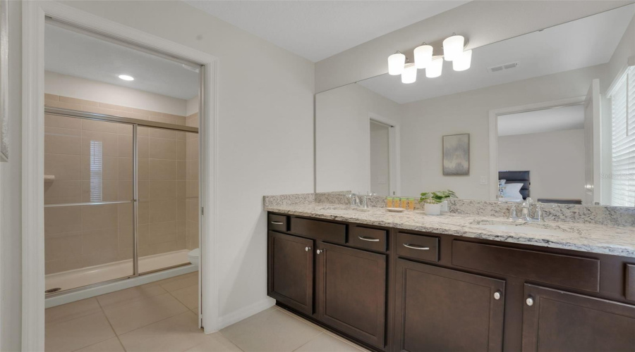 DAVENPORT, Florida 33897, 6 Bedrooms Bedrooms, ,4 BathroomsBathrooms,Residential,For Sale,KAIPO,0,MFRO6365374