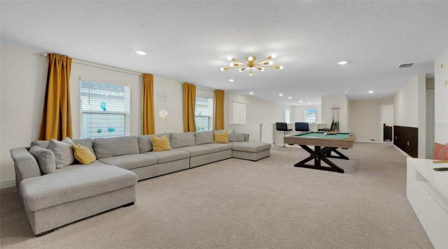 DAVENPORT, Florida 33897, 6 Bedrooms Bedrooms, ,4 BathroomsBathrooms,Residential,For Sale,KAIPO,0,MFRO6365374