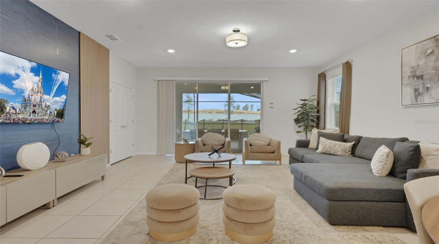 DAVENPORT, Florida 33897, 6 Bedrooms Bedrooms, ,4 BathroomsBathrooms,Residential,For Sale,KAIPO,0,MFRO6365374