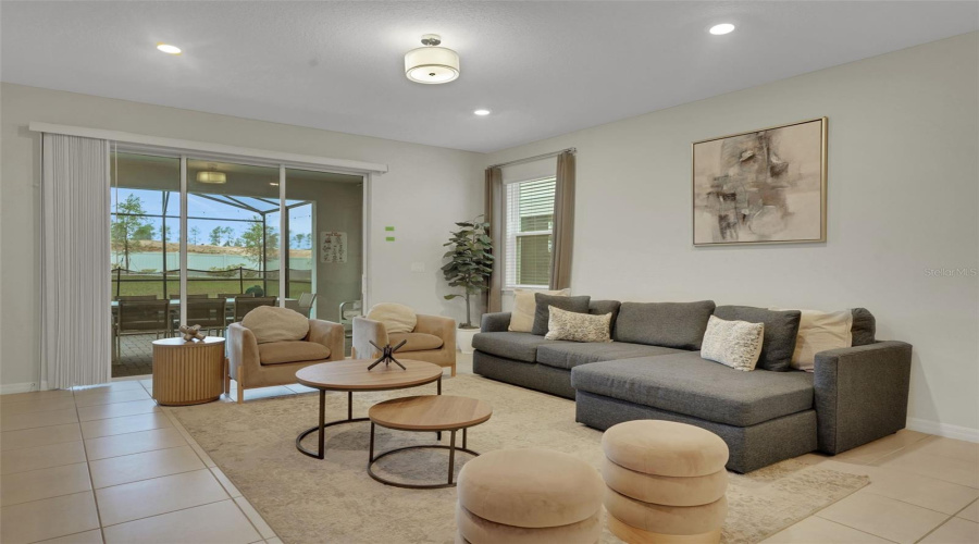 DAVENPORT, Florida 33897, 6 Bedrooms Bedrooms, ,4 BathroomsBathrooms,Residential,For Sale,KAIPO,0,MFRO6365374