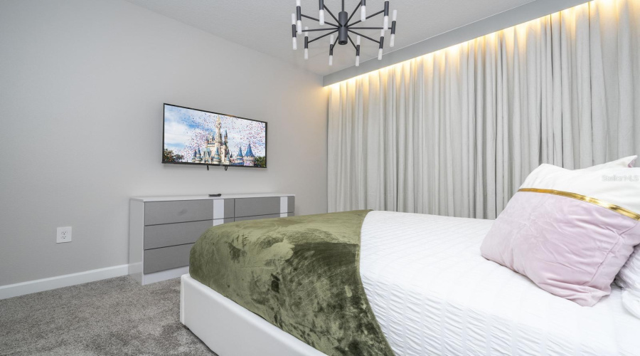 DAVENPORT, Florida 33896, 6 Bedrooms Bedrooms, ,5 BathroomsBathrooms,Residential,For Sale,TAKEAWAY,0,MFRO6313770