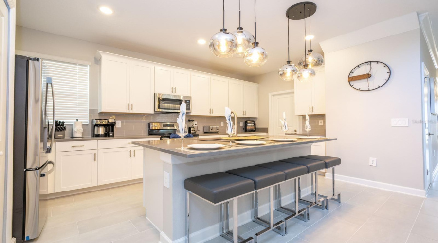 DAVENPORT, Florida 33896, 6 Bedrooms Bedrooms, ,5 BathroomsBathrooms,Residential,For Sale,TAKEAWAY,0,MFRO6313770