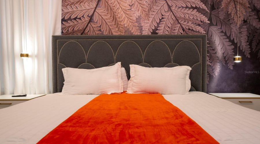 DAVENPORT, Florida 33896, 6 Bedrooms Bedrooms, ,5 BathroomsBathrooms,Residential,For Sale,TAKEAWAY,0,MFRO6313770